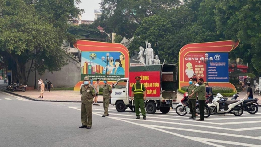 Lực lượng chức năng cắm chốt tại khu vực tượng đài Lý Thái Tổ
