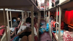 Phạt gần 30 triệu đồng xe giường nằm vận chuyển khách "chui"