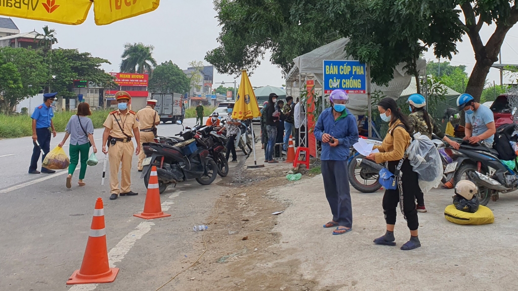 "Đi đến đâu, chúng tôi được chỉ bảo, hướng dẫn nhiệt tình đến đấy!"