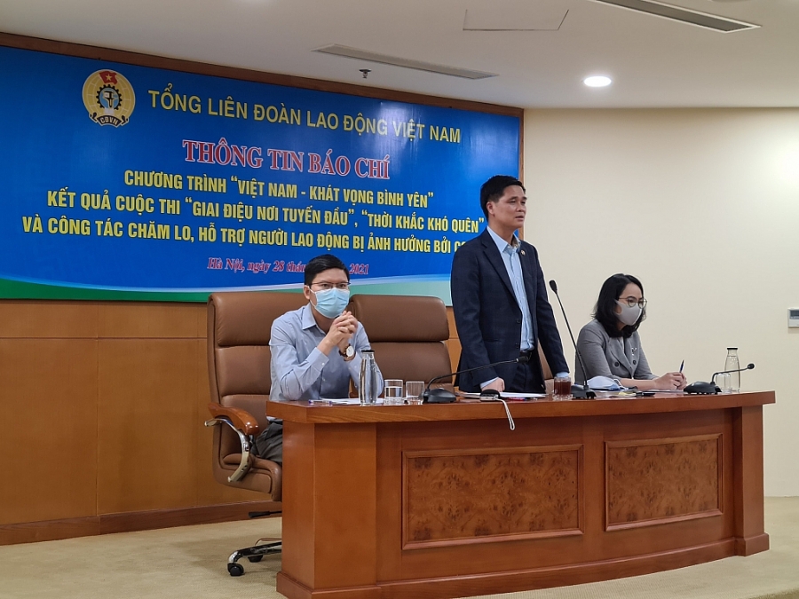 Ông Ngọ Duy Hiểu, Phó Chủ tịch Tổng liên đoàn Lao động Việt Nam phát biểu tại buổi họp báo