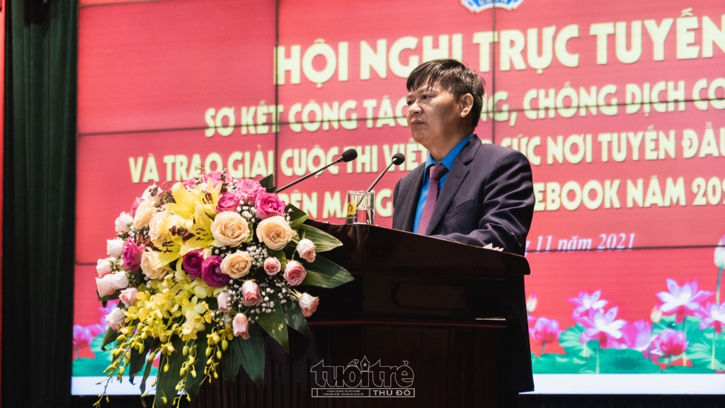 Đồng chí Phạm Văn Anh, Phó Chủ tịch Tổng Liên đoàn Lao động Việt Nam phát biểu tại hội nghị