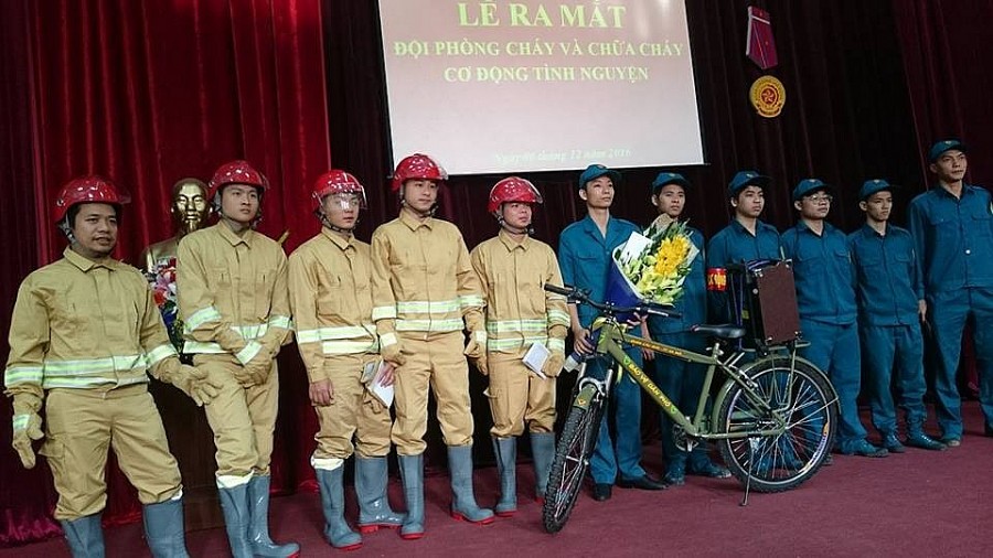 Đội PCCC cơ động tình nguyện phường Dịch Vọng Hậu