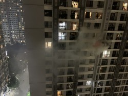 Nhanh chóng tiếp cận, dập tắt đám cháy căn hộ ở Time City