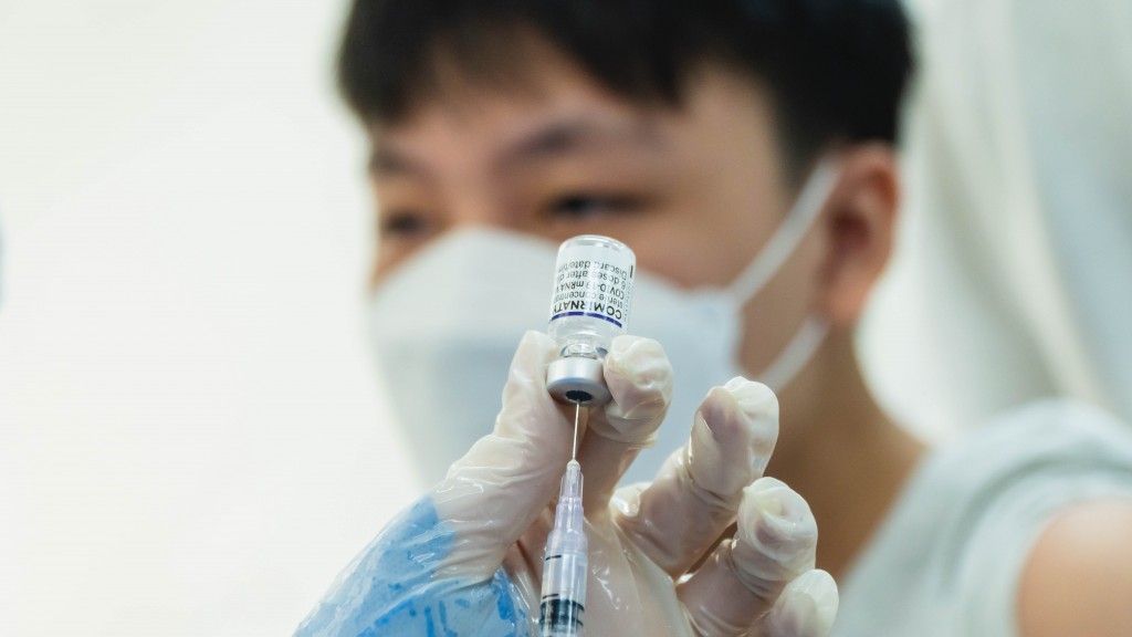 Học sinh khối 9 được tiêm vaccine háo hức chờ ngày trở lại trường