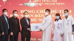 Chủ tịch UBND TP Hà Nội động viên, chúc Tết lực lượng y tế tuyến đầu phòng, chống dịch COVID-19