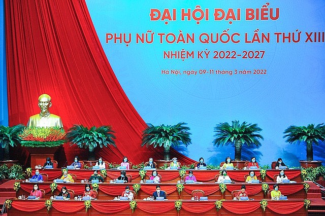 Thay mặt lãnh đạo Đảng, Nhà nước, Thủ tướng Phạm Minh Chính tham gia Đoàn Chủ tịch Đại hội.