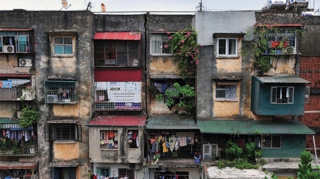 Nhiều chung cư cũ trên địa bàn thành phố Hà Nội đã xuống cấp trầm trọng
