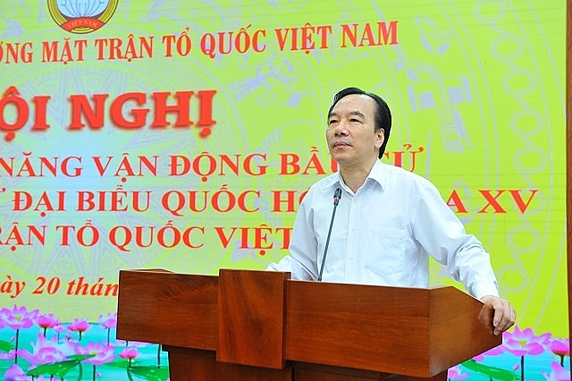  Ông Ngô Sách Thực, Phó Chủ tịch UBTƯ MTTQ Việt Nam chủ trì Hội nghị.