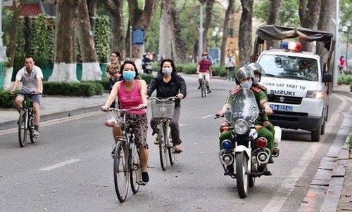 Hà Nội yêu cầu đeo khẩu trang ở nơi công cộng tập trung đông người