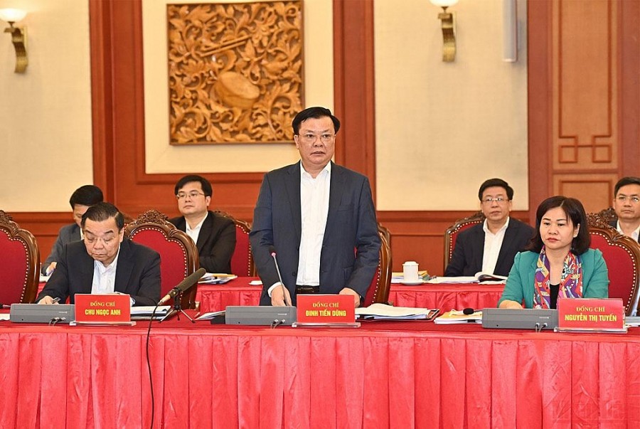  Đồng chí Đinh Tiến Dũng, Ủy viên Bộ Chính trị, Bí thư Thành ủy Hà Nội phát biểu ý kiến tại buổi họp. (Ảnh: ĐĂNG KHOA)