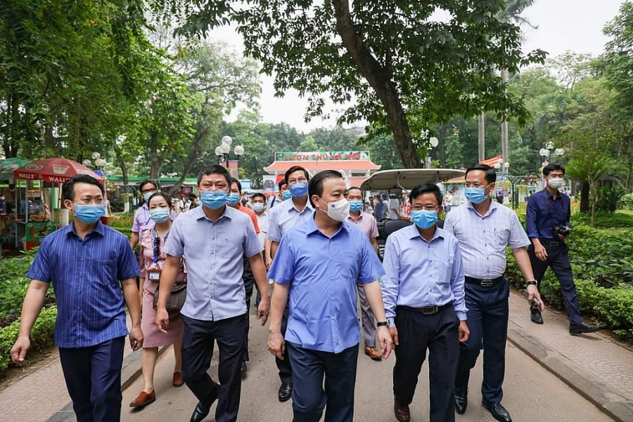 Lãnh đạo TP Hà Nội kiểm tra công tác phòng, chống dịch tại Công viên Thủy Lệ