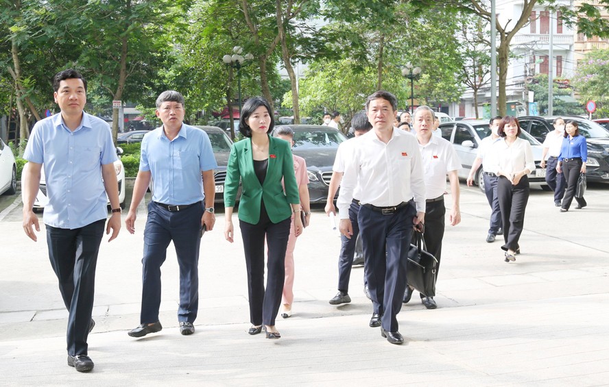 Đoàn giám sát khảo sát thực tế dự án nhà ở chung cư cao tầng phục vụ giải phóng mặt bằng tại điểm X2, phường Hạ Đình, quận Thanh Xuân.