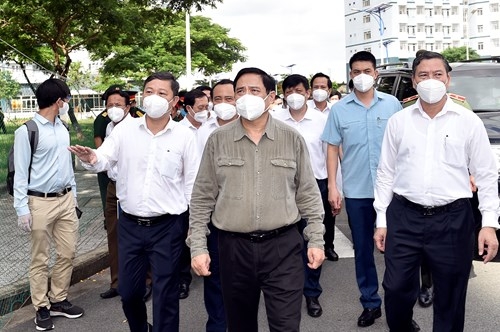 ng Phạm Minh Chính thị sát khu cách ly tại ký túc xá Đại học Quốc gia TPHCM (thành phố Thủ Đức) ngày 26/6/2021. Ảnh: VGP/Nhật Bắc