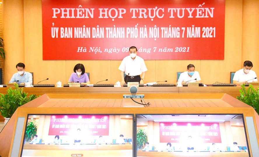 Chủ tịch UBND TP Hà Nội Chu Ngọc Anh phát biểu tại phiên họp