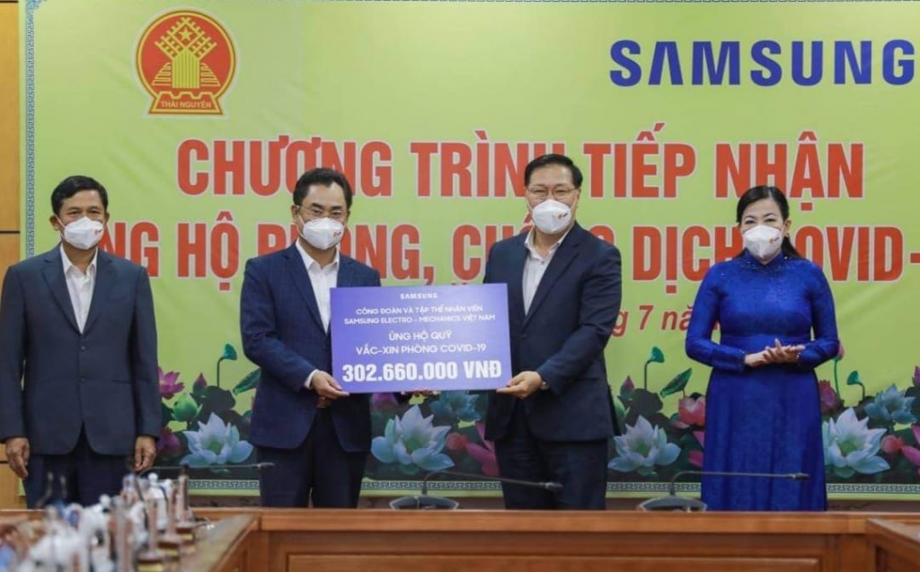 Samsung Việt Nam ủng hộ tỉnh Thái Nguyên 10 tỷ đồng để phục vụ công tác phòng, chống dịch Covid-19