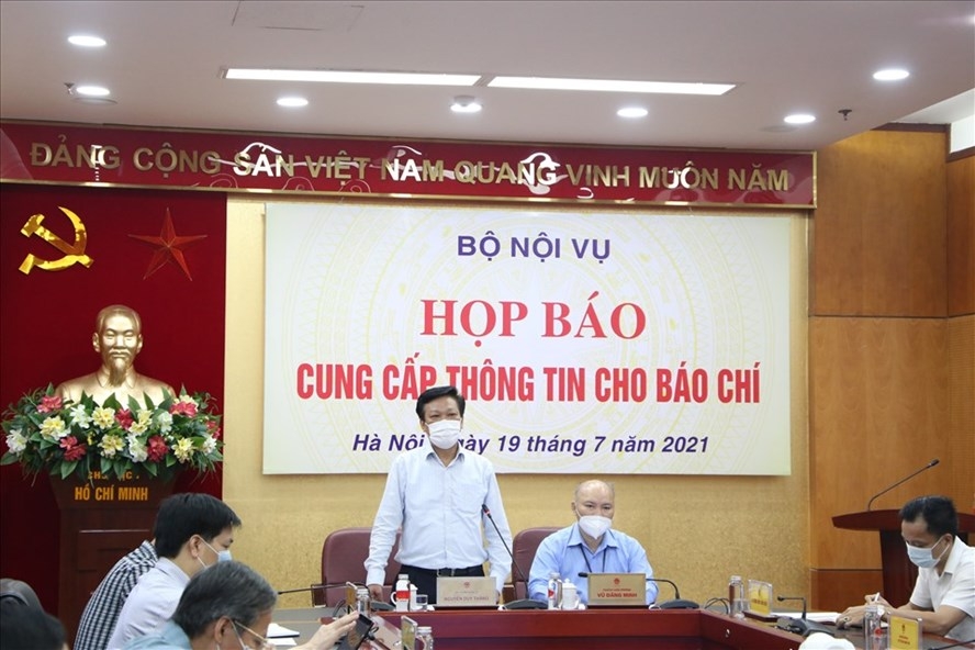 Thứ trưởng Bộ Nội vụ Nguyễn Duy Thăng phát biểu tại buổi họp báo.