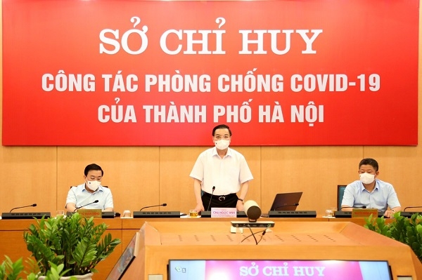 Chủ tịch UBND TP Chu Ngọc Anh, Chỉ huy trưởng công tác phòng chống Covid-19 Hà Nội chỉ đạo tại phiên họp