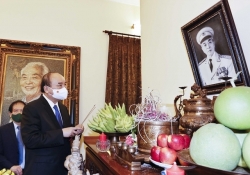 Chủ tịch nước dâng hương tưởng nhớ Đại tướng Võ Nguyên Giáp