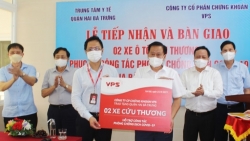 Quận Hai Bà Trưng tiếp nhận 2 xe cứu thương