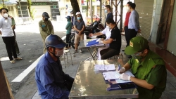 Quận Hoàn Kiếm lập thêm 3 tổ công tác, siết chặt việc kiểm tra giấy đi đường