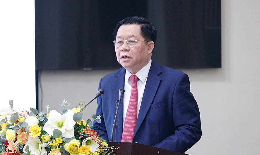 Trưởng ban Tuyên giáo Trung ương Nguyễn Trọng Nghĩa phát biểu tại hội thảo