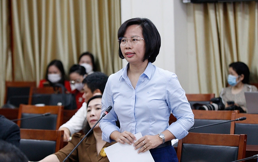 Trưởng ban Tuyên giáo Thành ủy Hà Nội Bùi Huyền Mai tham luận tại hội thảo