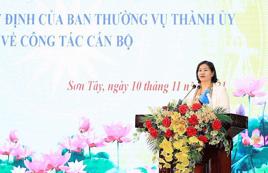 Tân Bí thư Thị ủy Sơn Tây Trần Anh Tuấn phát biểu tại hội nghị.