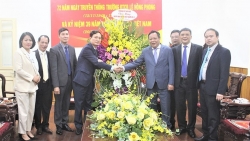 Phó Bí thư Thành ủy Nguyễn Văn Phong thăm, chúc mừng Trường Đào tạo cán bộ Lê Hồng Phong