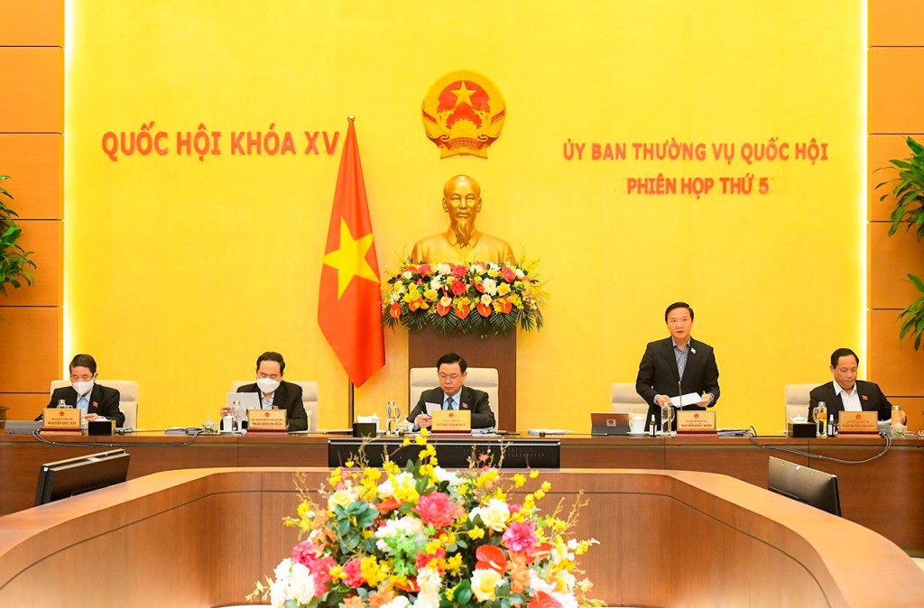 Phó chủ tịch Quốc hội Nguyễn Khắc Định điều hành nội dung thảo luận