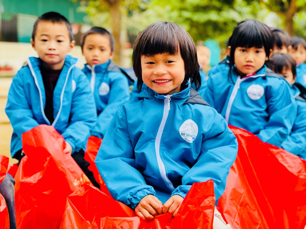 Trăng Xanh chắp cánh ước mơ cho học sinh vùng cao