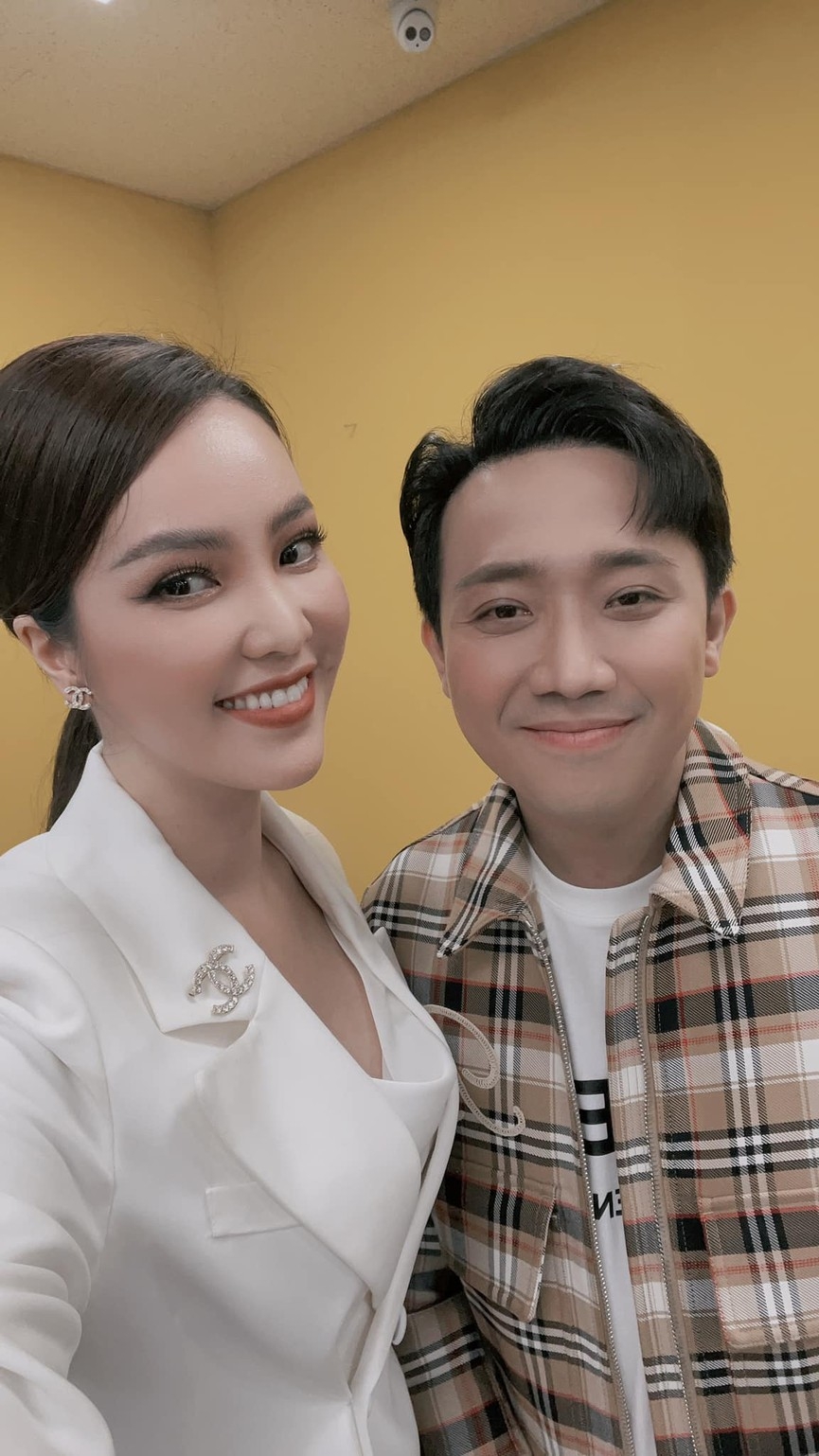 Á hậu Phương Anh, Hoa hậu Khánh Vân cùng 'gây bão' trên Missosology với vẻ gợi cảm