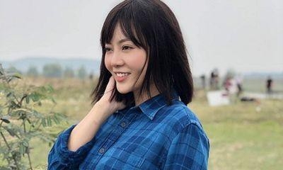 Trong phim, Thanh Hương nhập vai thành công cô gái quê mùa, giản dị khác hẳn hình ảnh sexy ngoài đời, nhận được nhiều lời khen.