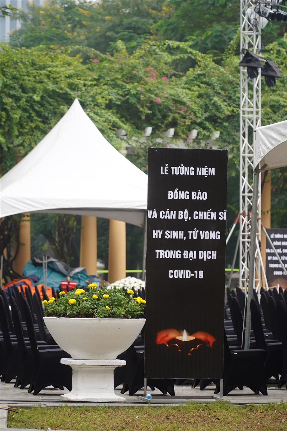 Lễ tưởng niệm hơn 23.000 đồng bào tử vong trong đại dịch Covid-19