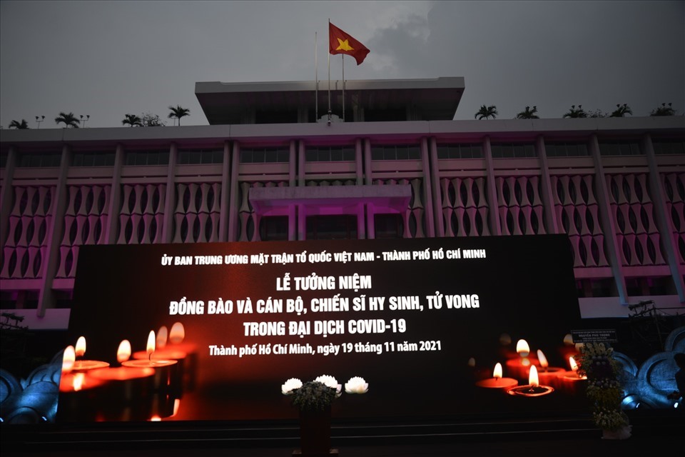 Điểm cầu chính là Hội trường Thống Nhất, quận 1, TPHCM, với khoảng 1.000 đại biểu tham dự.