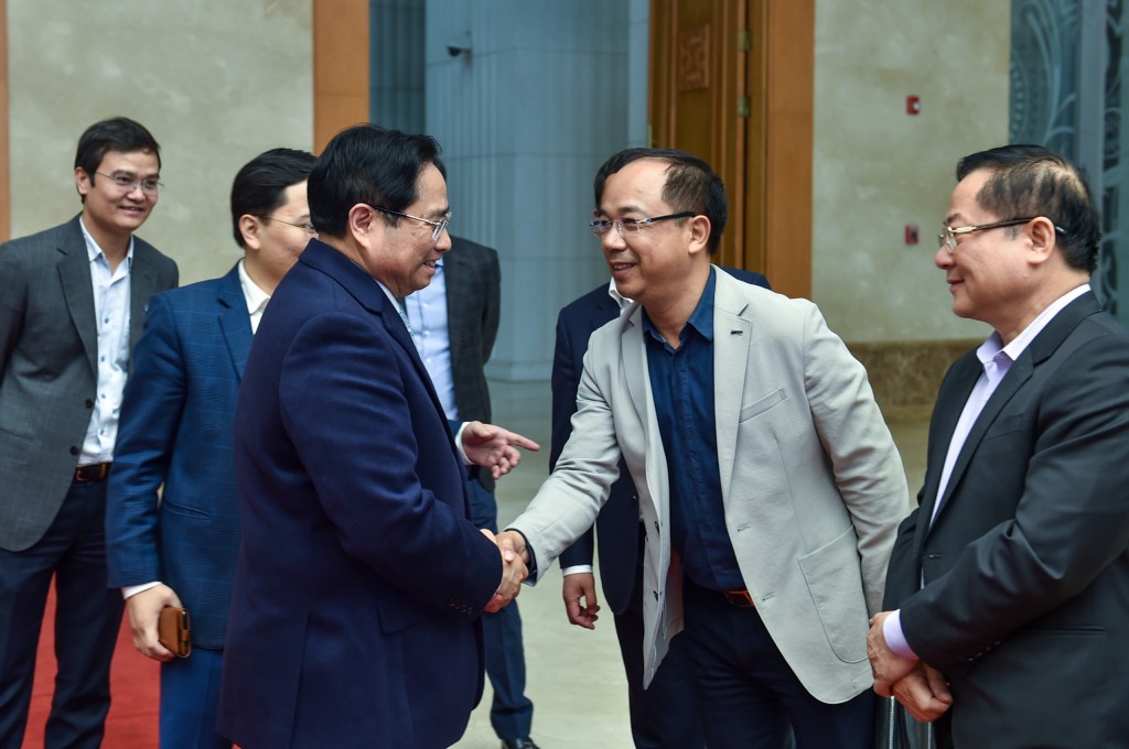 Thủ tướng Chính phủ Phạm Minh Chính chụp ảnh lưu niệm với Ban Bí thư Trung ương Đoàn và 4 cơ quan báo chí của Đoàn