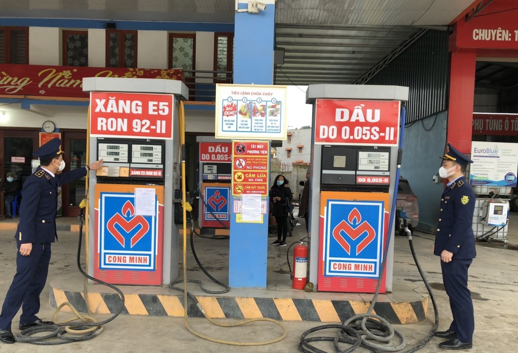 Hà Nội ổn định, TP HCM vẫn còn cửa hàng thiếu xăng do không kịp nhập
