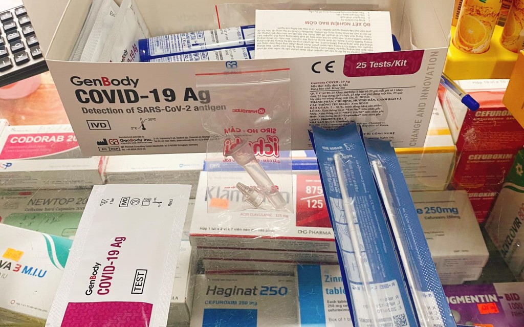 Hà Nội: Phát hiện nhiều cửa hàng bán kit test COVID-19 vi phạm