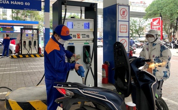 Giá xăng có thể chạm ngưỡng 30.000 đồng/lít vào ngày 11/3