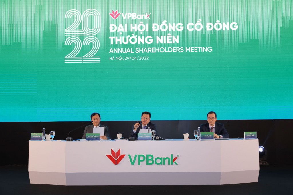 Chủ tịch VPBank: “Từ năm sau sẽ chia cổ tức bằng tiền mặt”