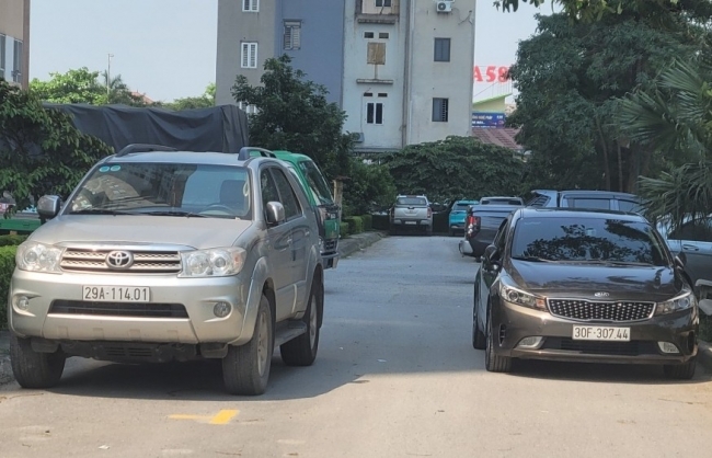 Hà Nội: Bát nháo tình trạng đỗ xe ở Khu đô thị Tân Việt