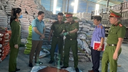 Khởi tố giám đốc công ty sản xuất, buôn bán 13 tấn phân bón giả ở Thanh Hóa