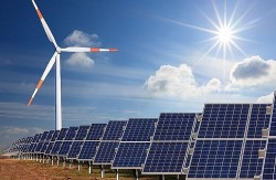 Thủ tướng yêu cầu xem xét kỹ lưỡng về điện mặt trời, điện LNG trong Quy hoạch điện VIII