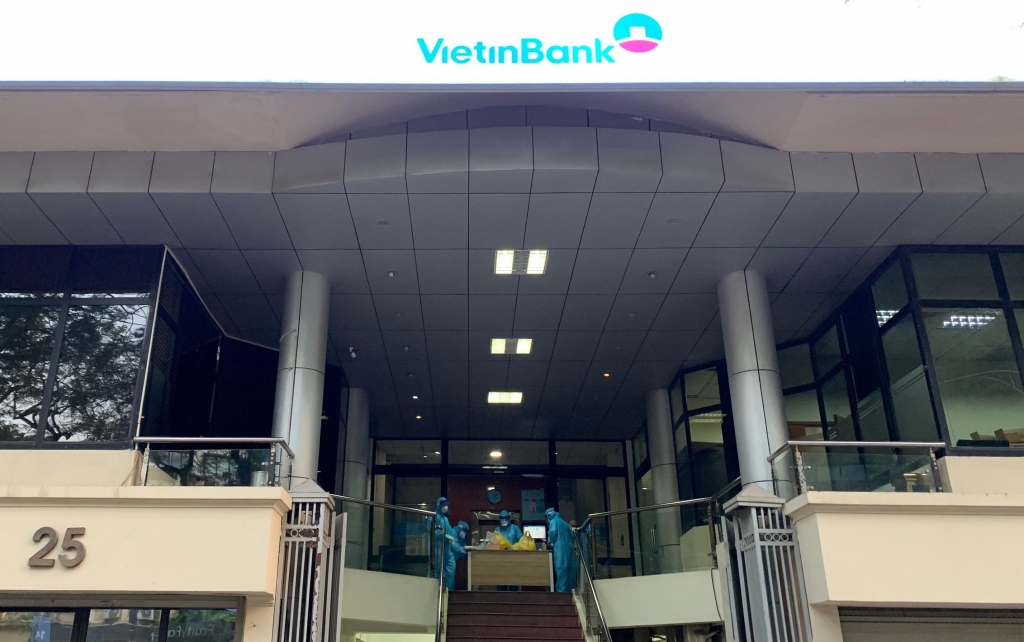 Cán bộ VietinBank nghi nhiễm Covid-19 không tiếp xúc trực tiếp với khách hàng