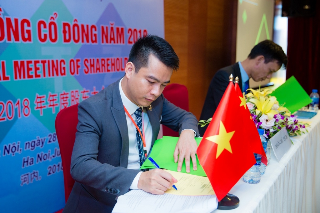 Tổng Giám đốc TTZ HOLDINGS bị phạt vi phạm báo cáo giao dịch cổ phiếu