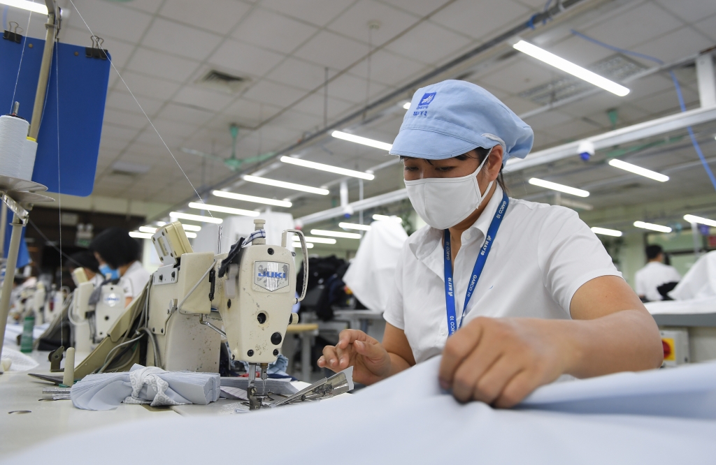 Việt Nam trở thành nhà xuất khẩu hàng may mặc lớn thứ hai thế giới