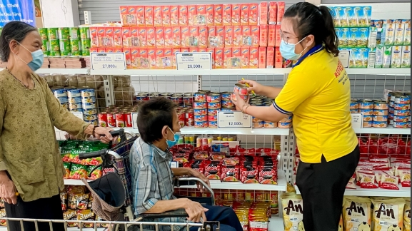 “Siêu thị mini 0 đồng” lan tỏa những điều tử tế để “không ai ở lại phía sau”