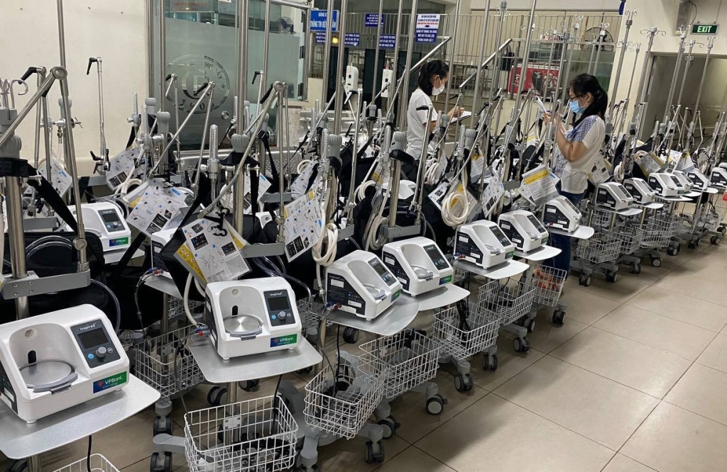 VPBank “chi viện” thêm 1.000 máy thở oxy dòng cao cho tâm dịch phía Nam