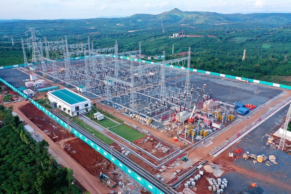 Dự án điện gió lớn nhất Việt Nam đóng điện đường dây 500kV