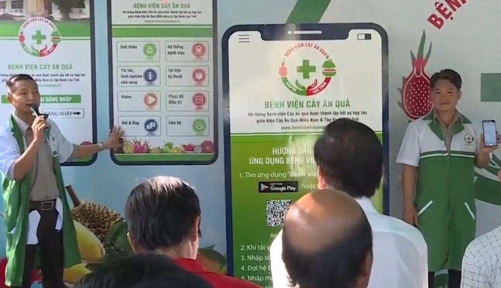 Ứng dụng trên điện thoại thông minh hỗ trợ bà con nông dân vượt “bão” Covid-19