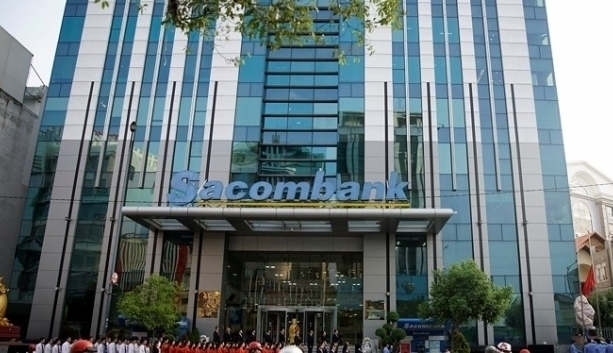 Sau chị gái, đến lượt vợ “sếp” Sacombank vi phạm giao dịch cổ phiếu STB